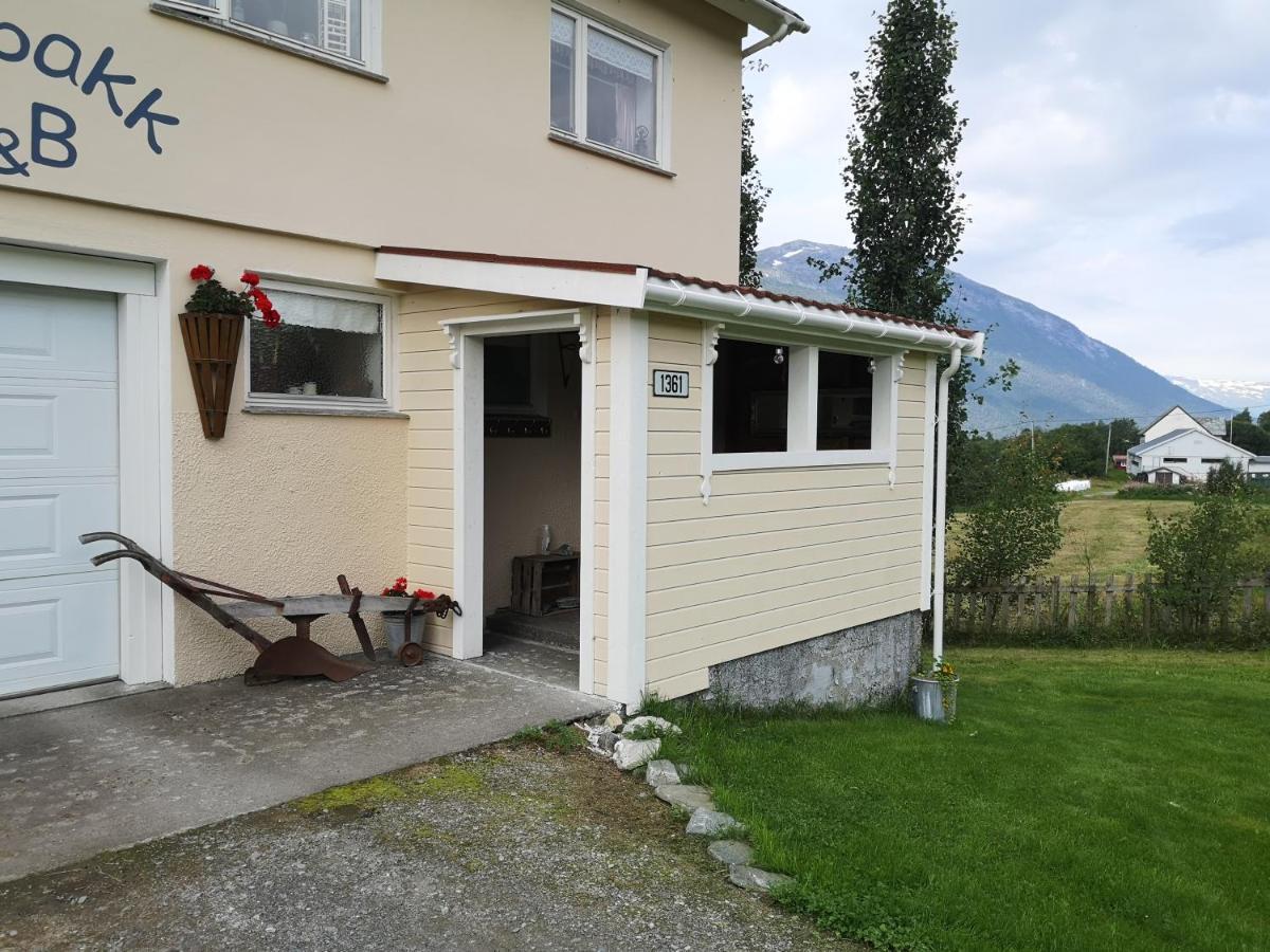 Elvebakk Bed & Breakfast Reed Екстер'єр фото